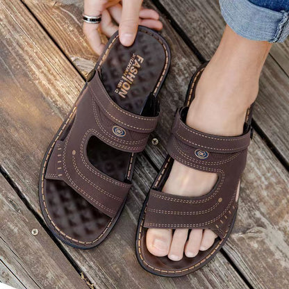 🐂【39-45】Nuevas sandalias de playa de cuero con suela gruesa para hombre - correa trasera ajustable para un ajuste seguro y cómodo.