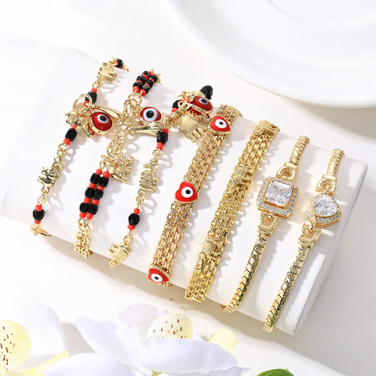 📿 ¡OFERTA POR TIEMPO LIMITADO CON UN 50% DE DESCUENTO! 🌀 Pulsera boho con amuletos y un elefante de la suerte: colgantes simbólicos, forma ajustable, baño de oro y 7 estilos ✨
