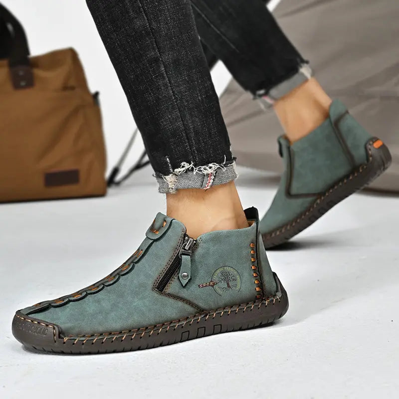 Botas para hombre, hechas a mano con cuero genuino (tallas 38–48), con forro cómodo y diseño con cremallera: cálidas, cómodas y elegantes.